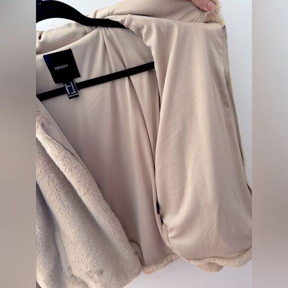 Forever 21 Cozy Light Brown Faux Fur Teddy Bear Zip Up Hooded Bomber Jacket Sz M - Picture 6 of 10